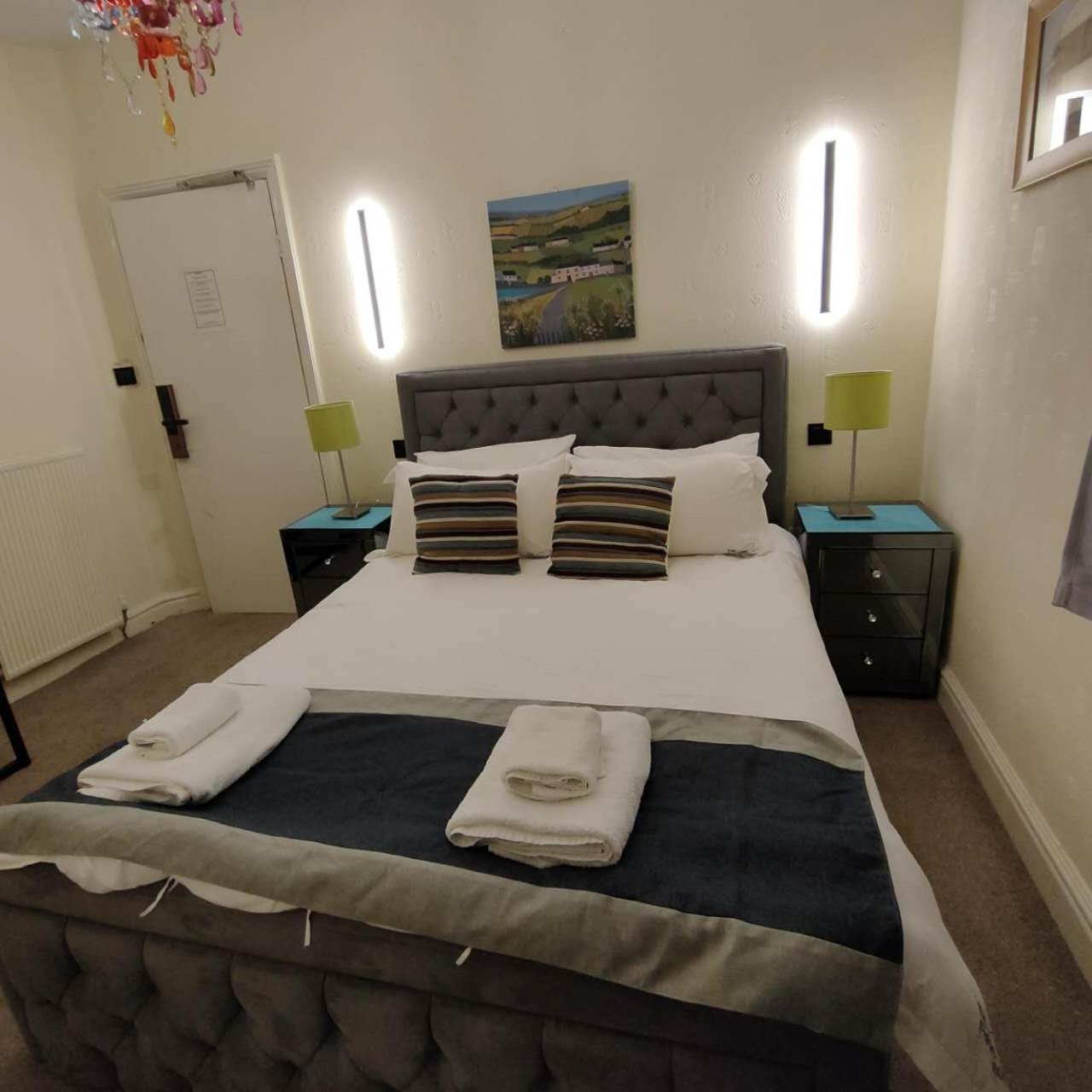 The Ambleside Apartments - Self Catering With Private Kitchen - Best For Location Kültér fotó